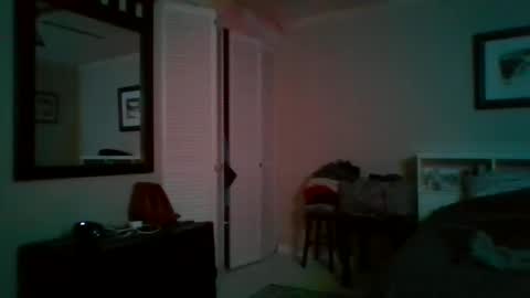 Snapshot of queenbee6269 chatting on December 11, 8:47 am queenbee6269 online show from December 11, 8:47 am