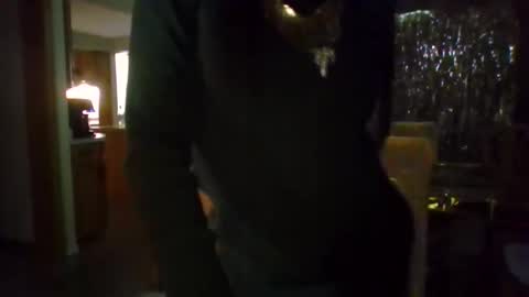 Snapshot of queenbee6269 chatting on January 2, 4:41 am queenbee6269 online show from January 2, 4:41 am