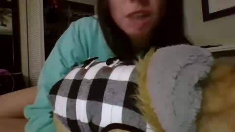 Snapshot of queenbee6269 chatting on January 7, 6:05 am queenbee6269 online show from January 7, 6:05 am