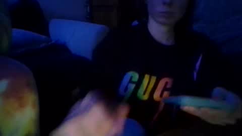 Snapshot of queenbee6269 chatting on February 8, 3:30 am queenbee6269 online show from February 8, 3:30 am