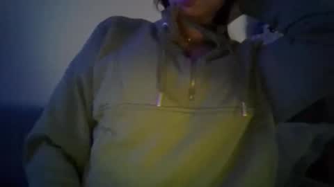 Snapshot of queenbee6269 chatting on February 9, 3:22 am queenbee6269 online show from February 9, 3:22 am