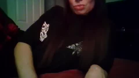 Snapshot of queenbee6269 chatting on February 17, 9:13 am queenbee6269 online show from February 17, 9:13 am