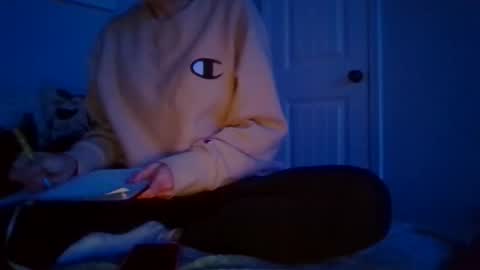 Snapshot of queenbee6269 chatting on January 14, 8:31 am queenbee6269 online show from January 14, 8:31 am