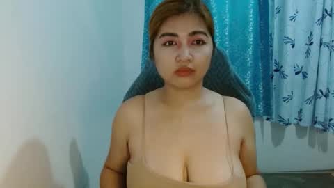 queen online show from April 8, 3:12 pm