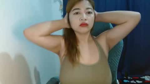 Snapshot of queenboba chatting on May 3, 8:48 pm queen online show from May 3, 8:48 pm