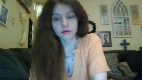 queencrimsonlvx online show from April 23, 9:19 am
