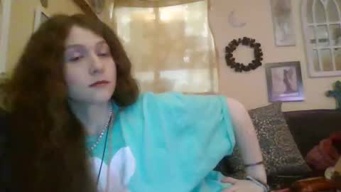 queencrimsonlvx online show from April 29, 2:59 am