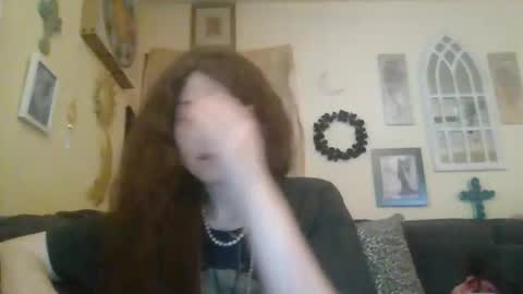 queencrimsonlvx online show from May 1, 7:29 pm