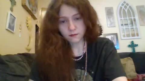 queencrimsonlvx online show from May 2, 8:03 pm