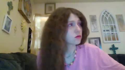 queencrimsonlvx online show from May 15, 3:02 am