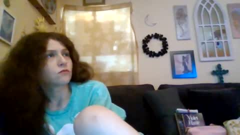 queencrimsonlvx online show from July 17, 5:58 am