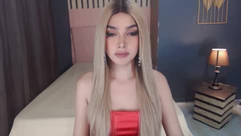 queenemeraldts online show from March 7, 2:36 am