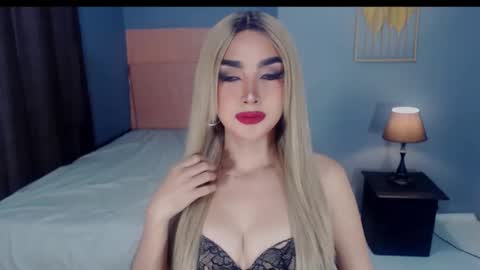 queenemeraldts online show from September 22, 2:13 am