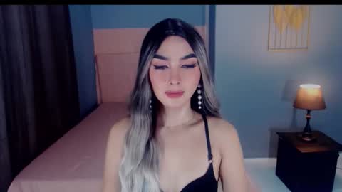 queenemeraldts online show from September 26, 2:15 am