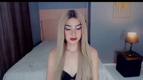 queenemeraldts online show from October 1, 2:06 am