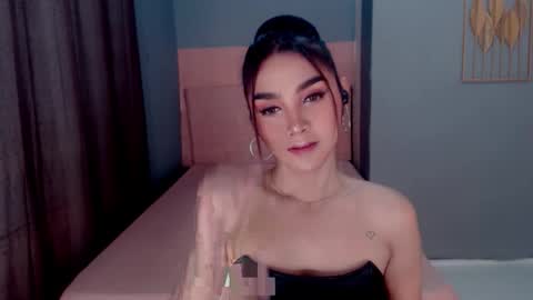 queenemeraldts online show from November 27, 2:57 am