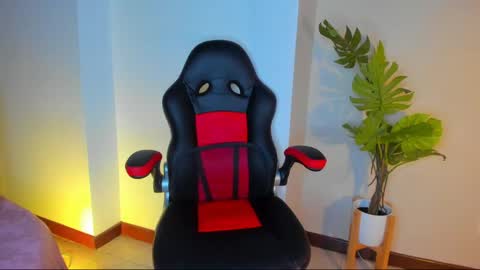 Queen online show from May 21, 6:59 pm