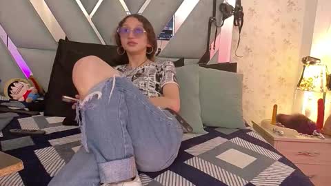 QUEENJEENN online show from February 4, 8:25 pm