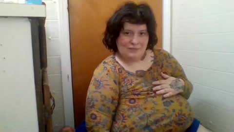 Snapshot of queenjezabel444 chatting on January 23, 2:12 am QueenJezabel online show from January 23, 2:12 am