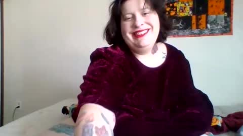 Snapshot of queenjezabel444 chatting on February 11, 6:11 pm QueenJezabel online show from February 11, 6:11 pm