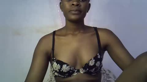 Snapshot of queenkeysha chatting on February 16, 7:04 am KEYSHA online show from February 16, 7:04 am