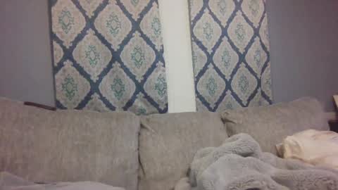 Queen N King Fun Night online show from February 24, 6:27 am