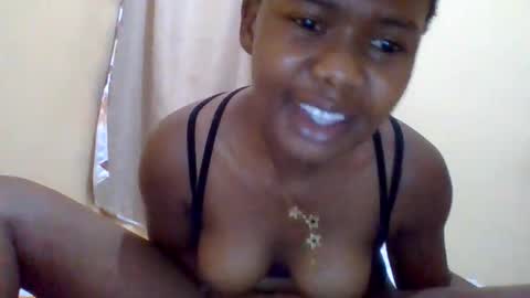 queenleona61 online show from May 23, 10:19 am