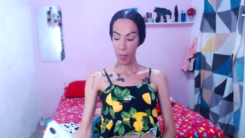 Snapshot of queenmaria23cm chatting on July 19, 8:12 pm queenmaria23cm online show from July 19, 8:12 pm