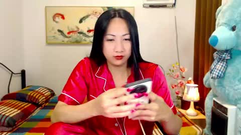 QUEEN online show from May 29, 2:48 pm