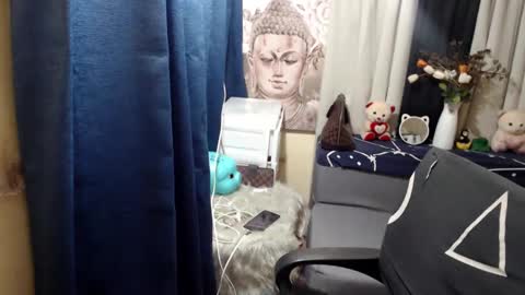 Snapshot of queenofcum169xx chatting on January 10, 4:20 pm Mikka online show from January 10, 4:20 pm