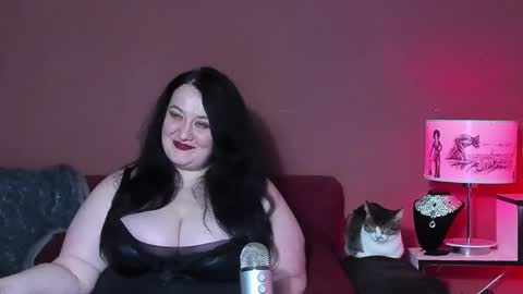 Snapshot of queenofhaze chatting on December 9, 12:56 am you may simply address Me with Your Grace online show from December 9, 12:56 am