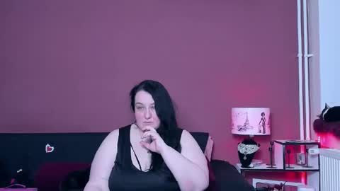 Snapshot of queenofhaze chatting on November 1, 2:19 pm you may simply address Me with Your Grace online show from November 1, 2:19 pm