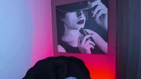 Snapshot of queenofhaze chatting on November 19, 8:53 pm you may simply address Me with Your Grace online show from November 19, 8:53 pm