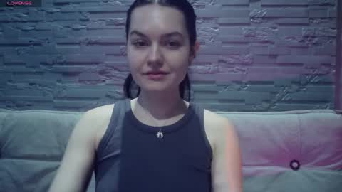 QueenOfModels online show from April 1, 5:32 pm