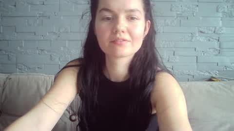 QueenOfModels online show from April 8, 11:32 am