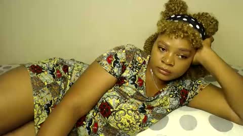 Snapshot of queenofsouls chatting on September 25, 3:32 am . online show from September 25, 3:32 am