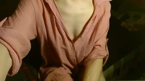 queenoftenderness online show from March 9, 7:59 pm