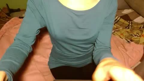 queenoftenderness online show from October 17, 6:10 pm