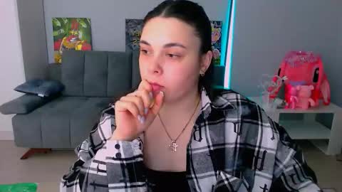 Patricia online show from February 3, 3:06 pm