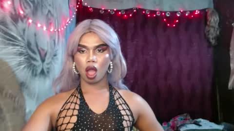 queenpinayebony_xx online show from May 7, 3:28 pm