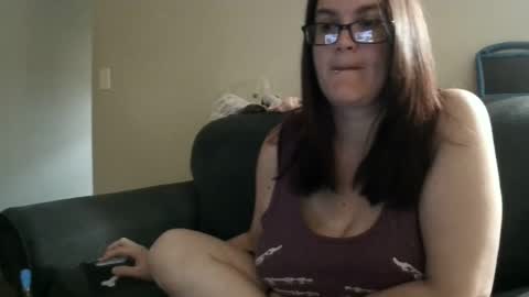 Snapshot of queenskull870 chatting on September 28, 1:55 am queenskull870 online show from September 28, 1:55 am