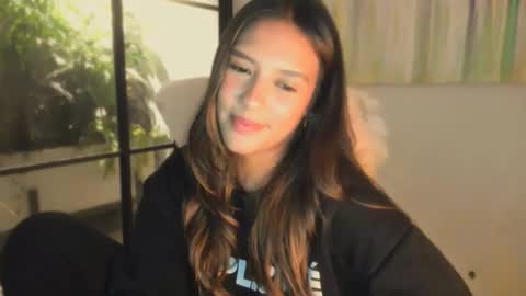 Val  -  online show from February 2, 3:16 am