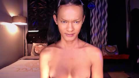 ValentinaMoone online show from January 3, 5:17 am