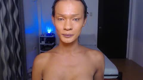 ValentinaMoone online show from November 24, 1:27 am