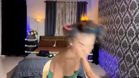 Snapshot of queenvalentinats chatting on July 1, 4:29 pm ValentinaMoone online show from July 1, 4:29 pm