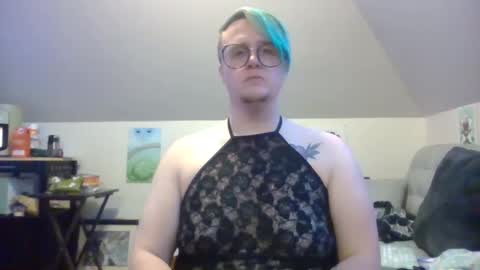Snapshot of queerlyjaz chatting on September 13, 2:11 am queerlyjaz online show from September 13, 2:11 am