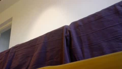 quetequeres online show from April 3, 8:01 am