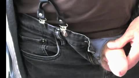 quickcomer online show from February 25, 6:28 pm