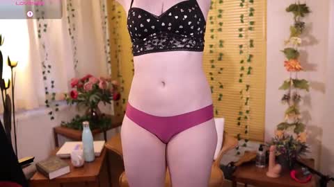 QuinnMonroe online show from February 12, 3:18 pm