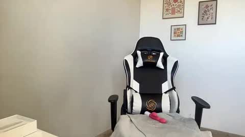 Quinnyelena online show from October 30, 9:22 am